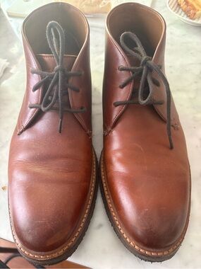 Men’s 9 Johnston and Murphy Chukka Boots